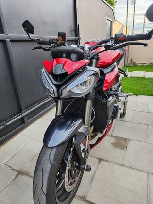 TRIUMPH STREET TRIPLE 765 RS 